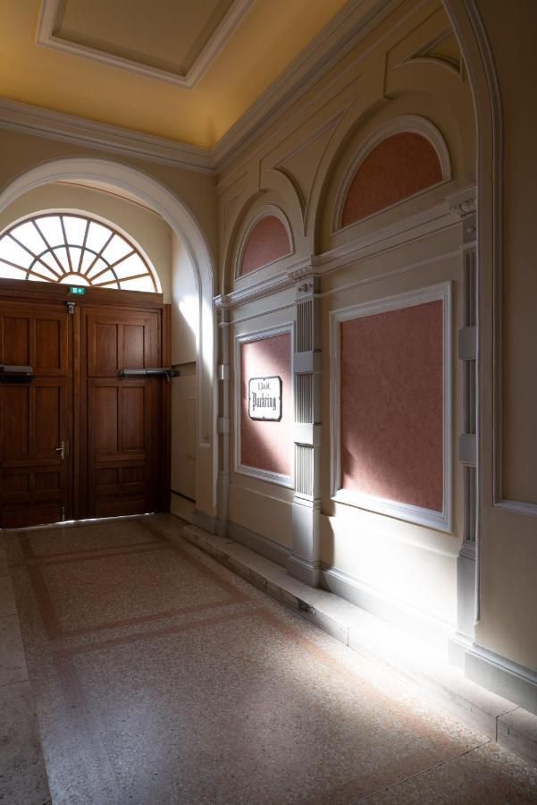 2-bedroom With Private Library Apartment Wien