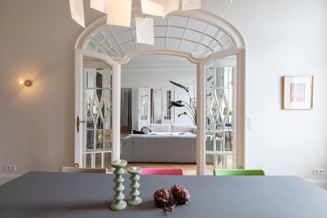 2-bedroom With Private Library Wien