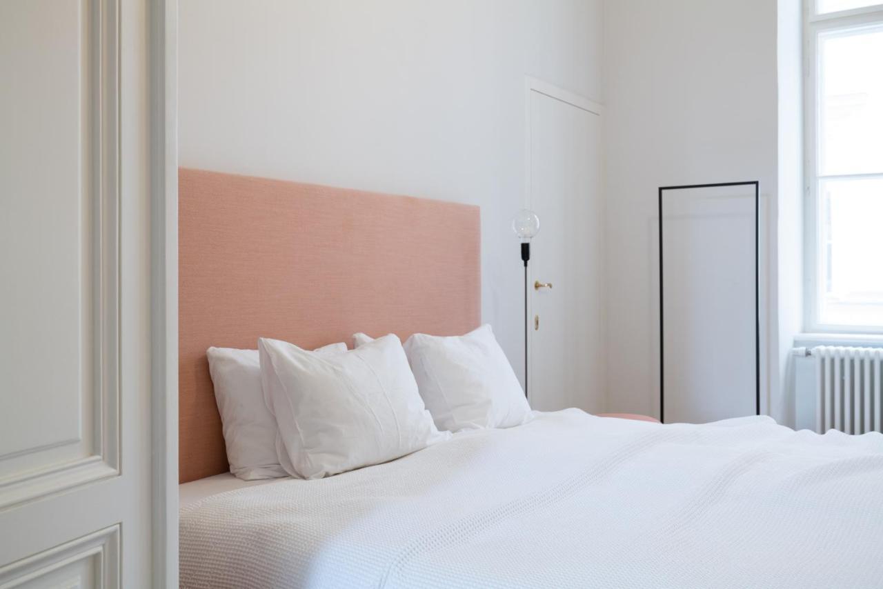 2-bedroom With Private Library * Wien
