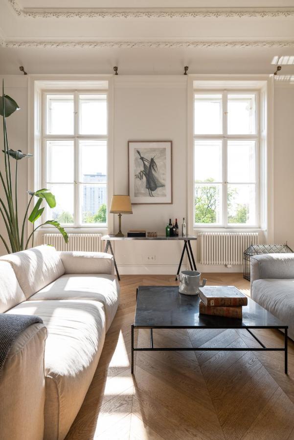 2-bedroom With Private Library Wien