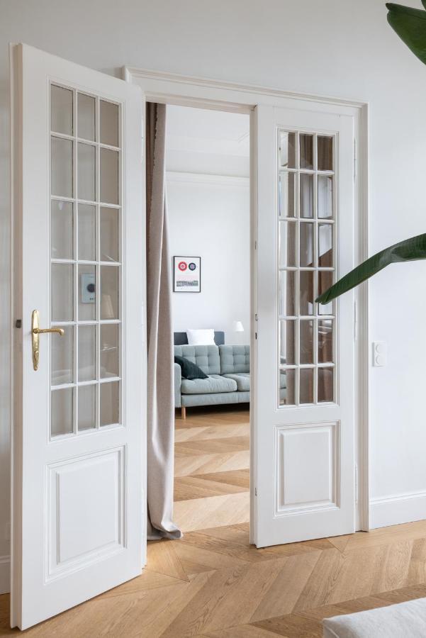 2-bedroom With Private Library Wien