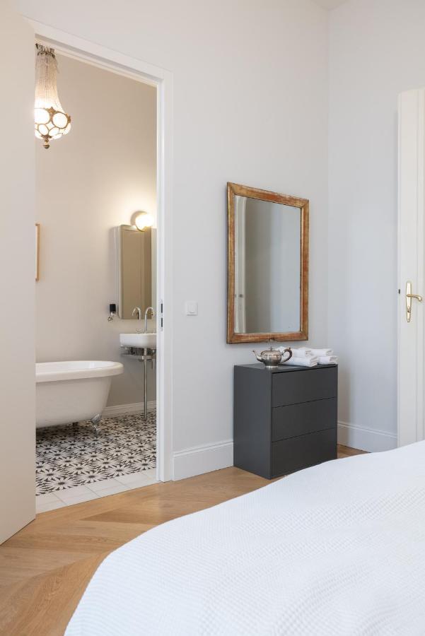2-bedroom With Private Library * Wien